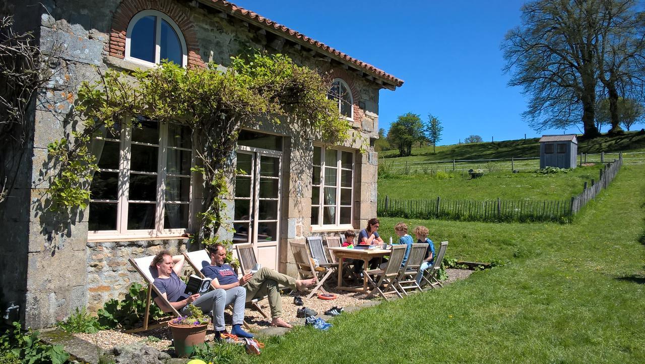 Abbaye Du Palais Bed & Breakfast Thauron Exterior photo